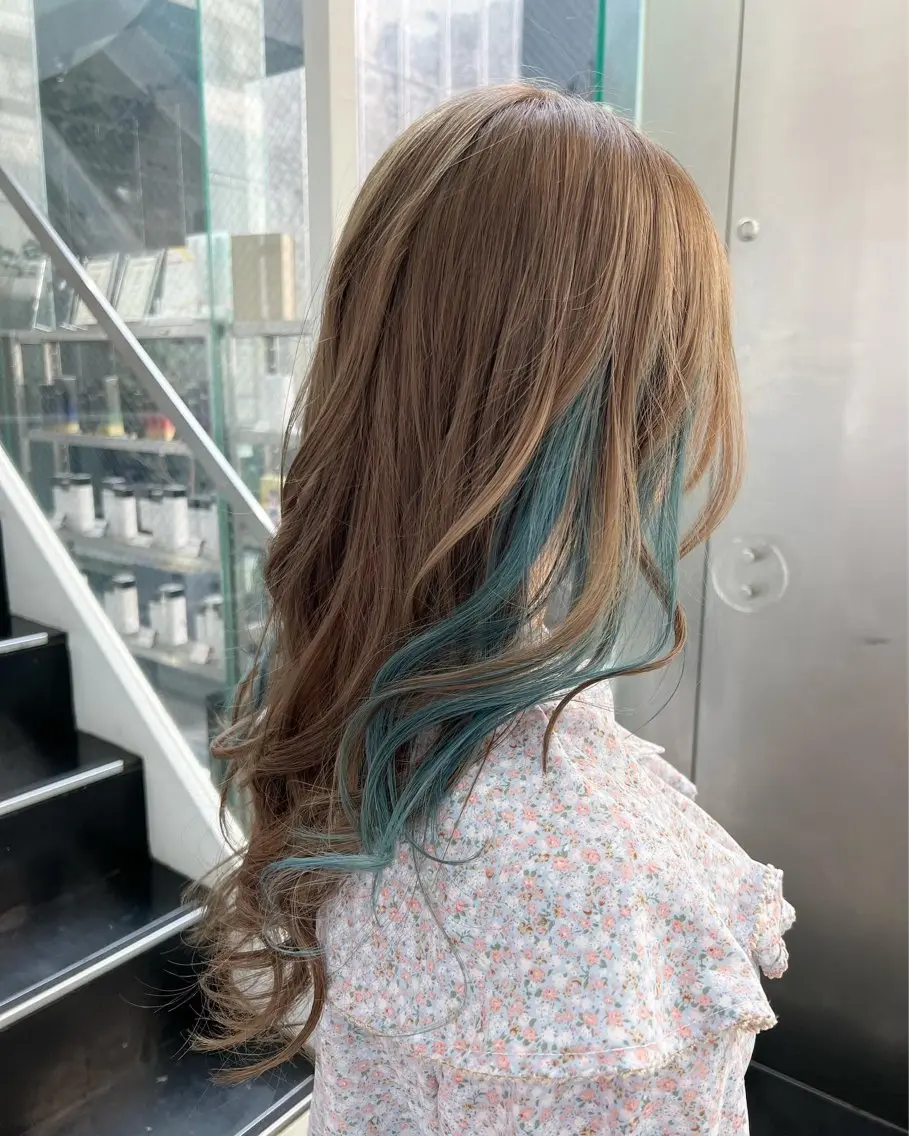 ロング カラー ブリーチ ブルーカラー グレージュ ヘアカラー トリートメント インナーカラー/天神 ブリーチ/吉田のヘアスタイル