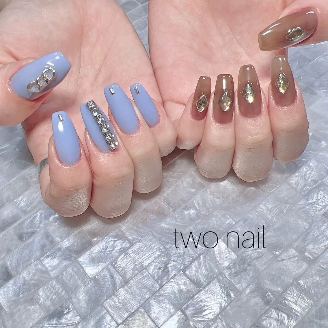 ネイル ブラウン ネイルチップ ホワイト ハンドネイル two nailのネイルデザイン