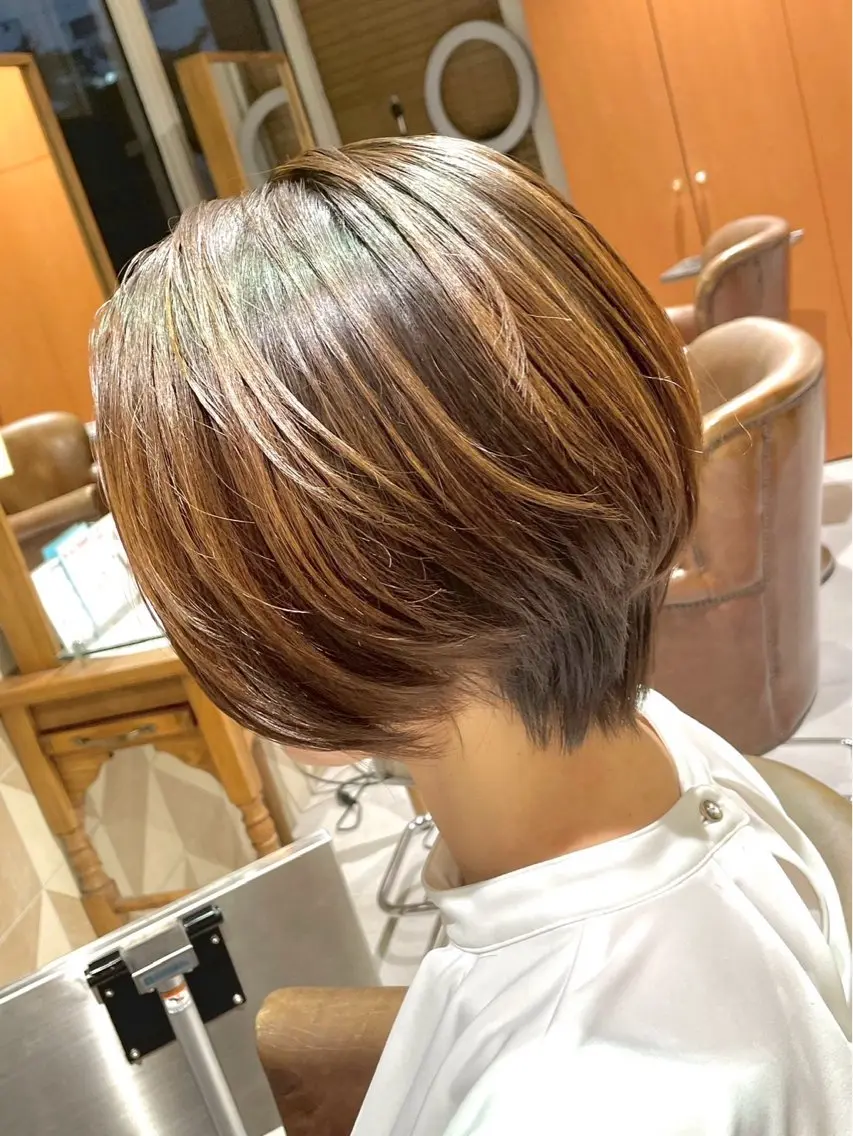 ショート 菅沼 紀世／顔周りレイヤーのヘアスタイル