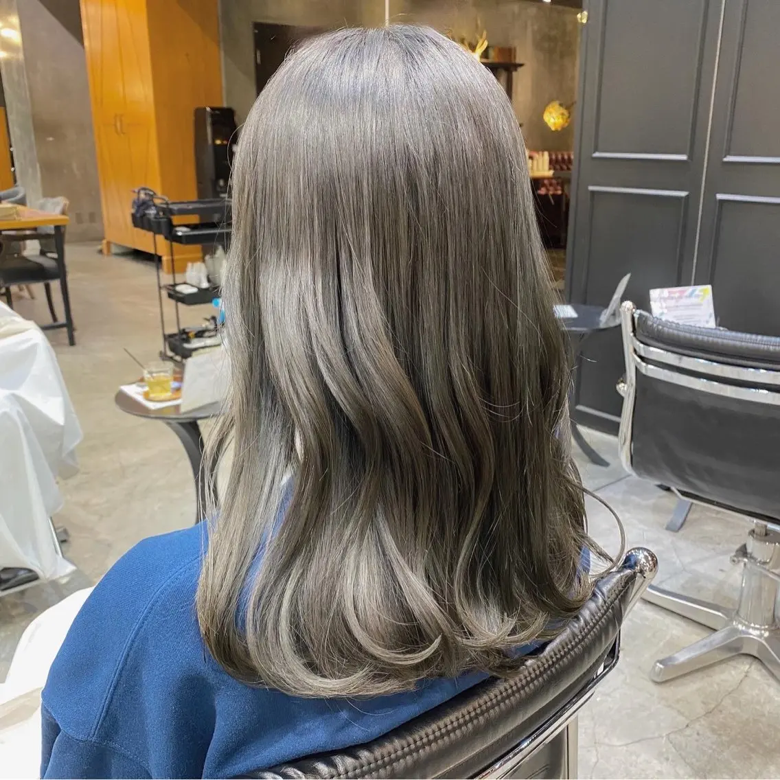 カラー ブリーチ ダブルカラー グレージュ カーキグレージュ ブリーチなしカラー カット ヘアカラー 透明感カラー🌿 グレージュ🐺陽介のヘアスタイル