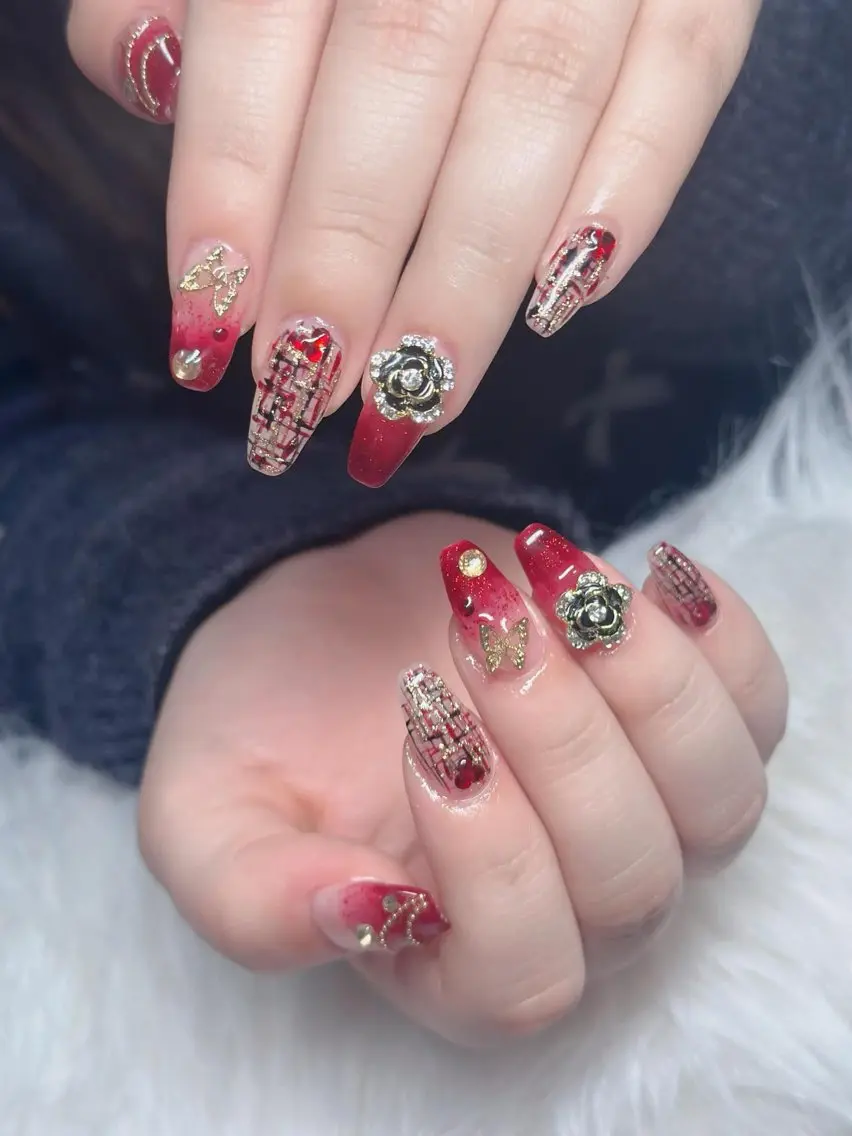 ネイル オーロラネイル フレンチネイル ジェルネイル ハロウィン キラキラネイル H.baby Nail Salonのネイルデザイン