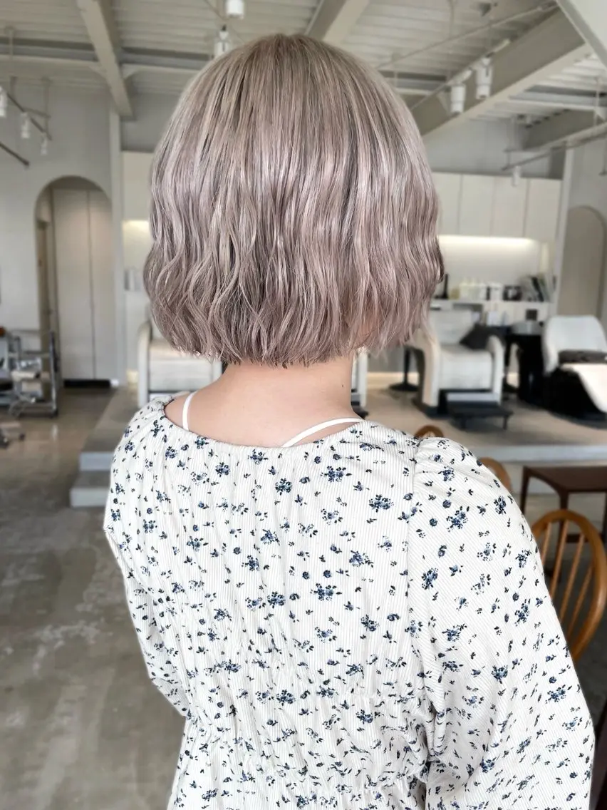 ショート カラー カット ヘアカラー 林 千聖のヘアスタイル