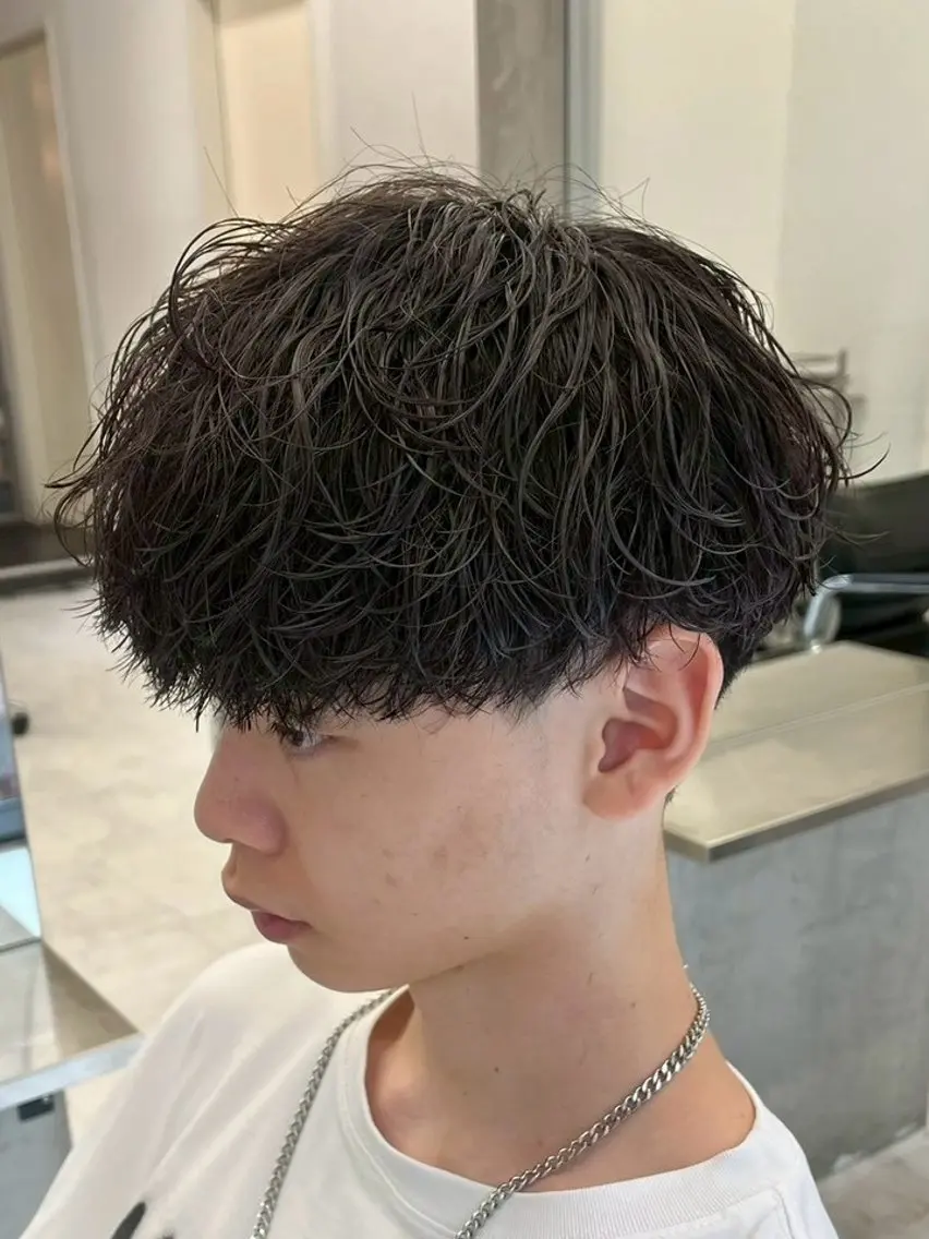 ショート パーマ メンズ カット パーマ 岩城 滉成のヘアスタイル