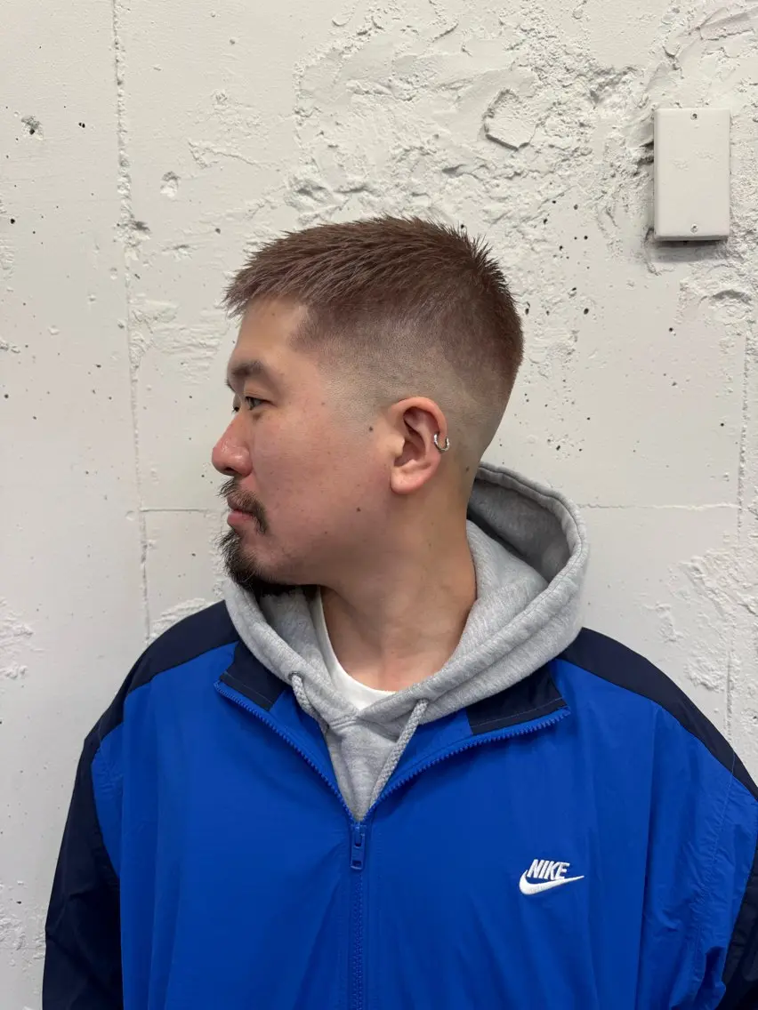 ショート カラー メンズ メンズブリーチ フェードカット メンズハイライト メンズショート スキンフェード カット ヘアカラー トリートメント 💈メンズ特化💈 TASUKUのヘアスタイル