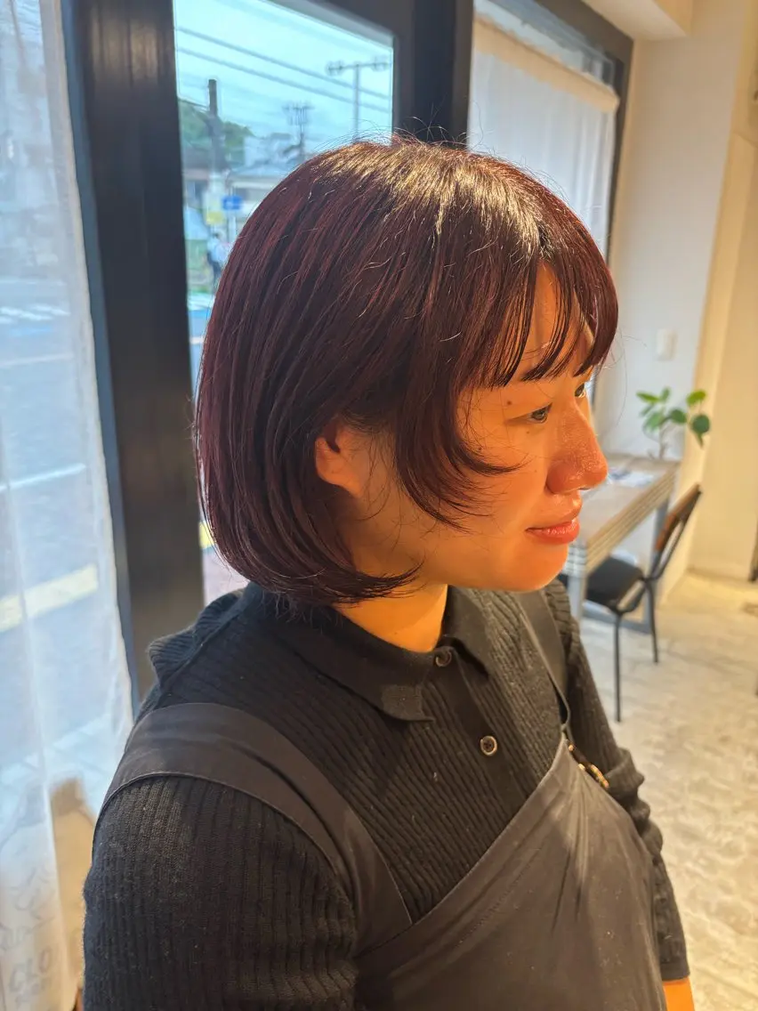 ショート カラー ボブ くせ毛 顔まわりレイヤー 顔周りカット レイヤーカット カット ヘアカラー トリートメント Romy まるのヘアスタイル