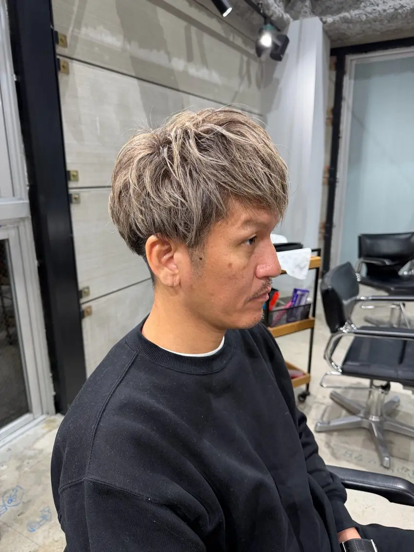 ショート ヘアカラー 村田 健のヘアスタイル