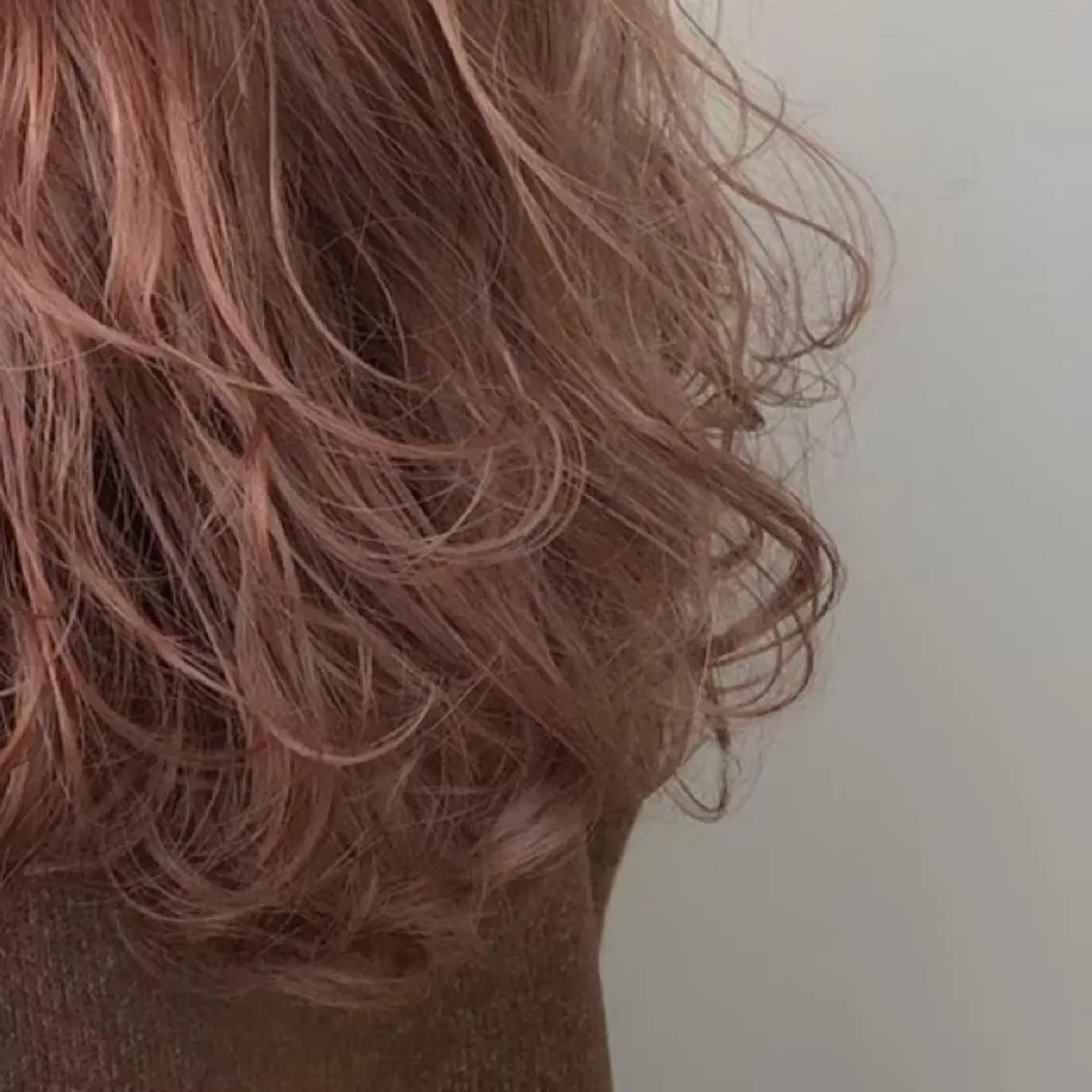 ロング カラー パーマ ネイル マツエク・マツパ ブリーチ ダブルカラー ハイトーンカラー 🐩推し活🐩 FUTABA🍒のヘアスタイル