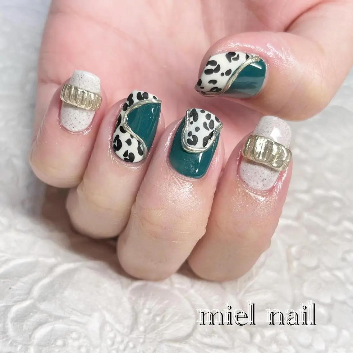 ネイル フレンチネイル ミラーネイル 持ち込み 冬ネイル ハンドネイル miel nailのネイルデザイン