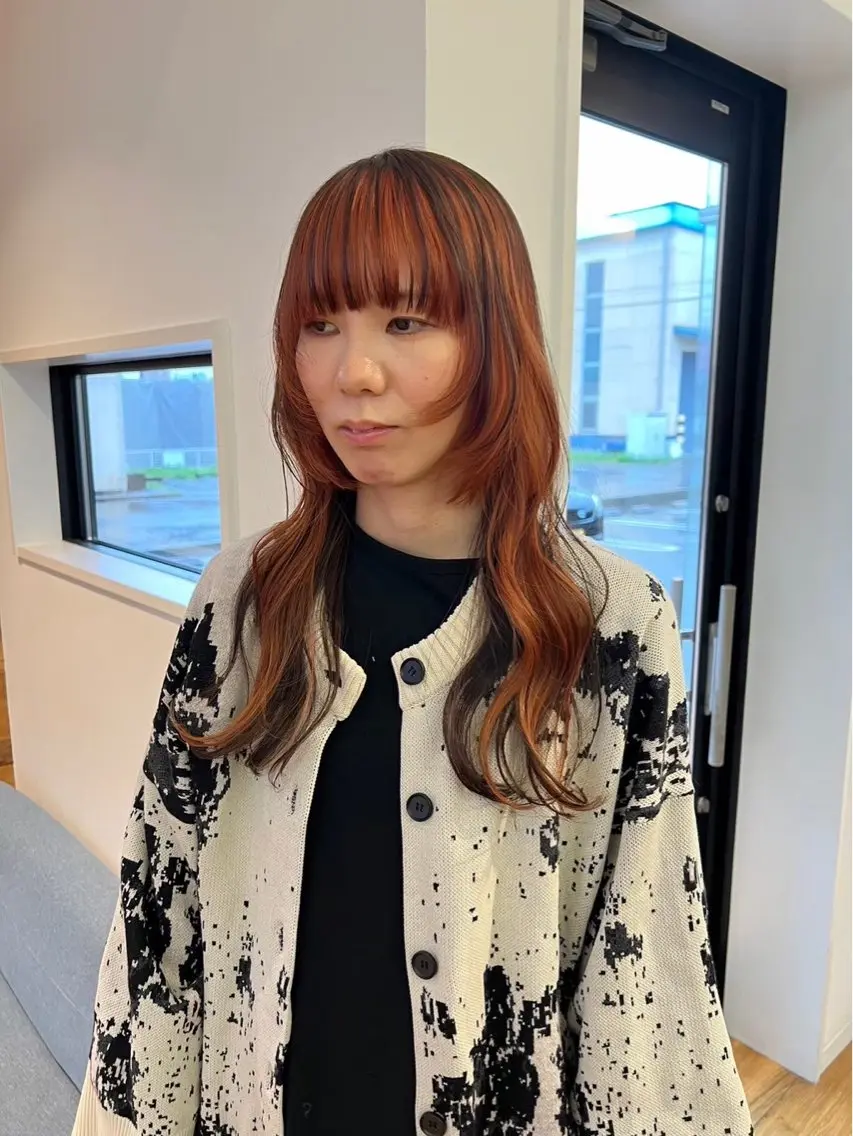 ロング カラー 中村 彩奈のヘアスタイル