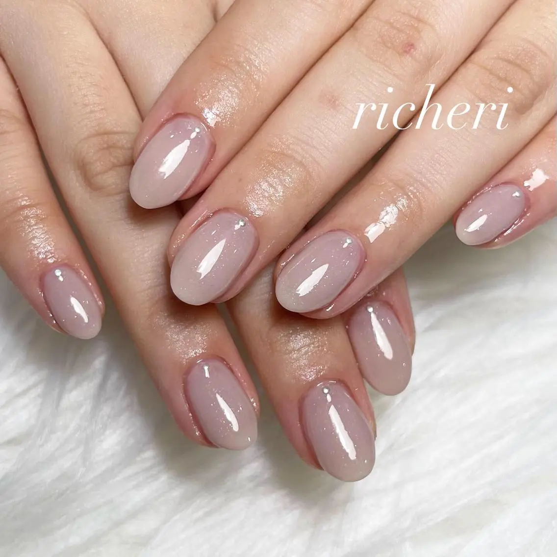 ミディアム ネイル 韓国風ヘア アートネイル フレンチネイル ジェルネイル ガラスフレンチ richeri beautyのエステ・リラクイメージ