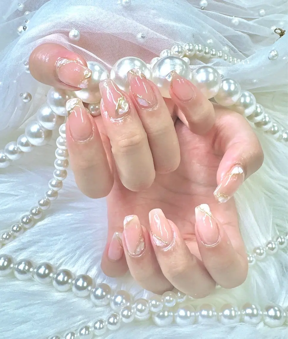 ネイル アートネイル べっ甲ネイル ボルドー ドット フットネイル Queeens nailのネイルデザイン