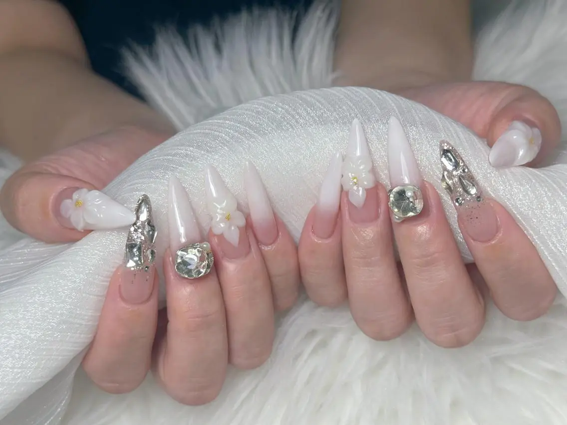 カラー ロング グラデーションカラー 韓国風ヘア ハンドネイル yuna ユナのネイルデザイン