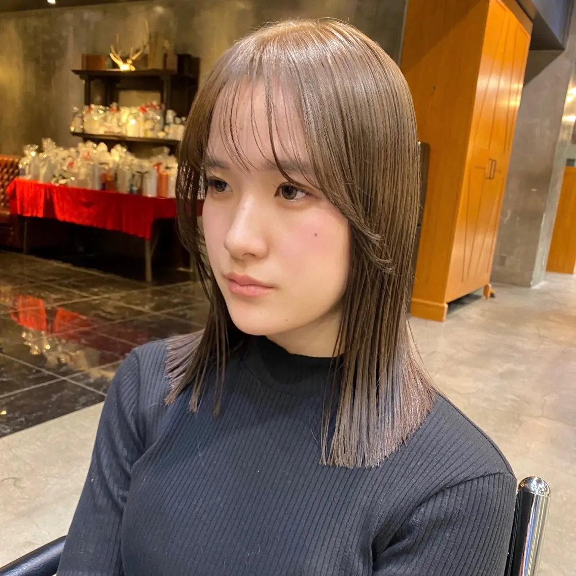 ミディアム カラー ベージュカラー ブリーチ ダブルカラー ブリーチなしカラー カット ヘアカラー 透明感カラー🌿 グレージュ🐺陽介のヘアスタイル