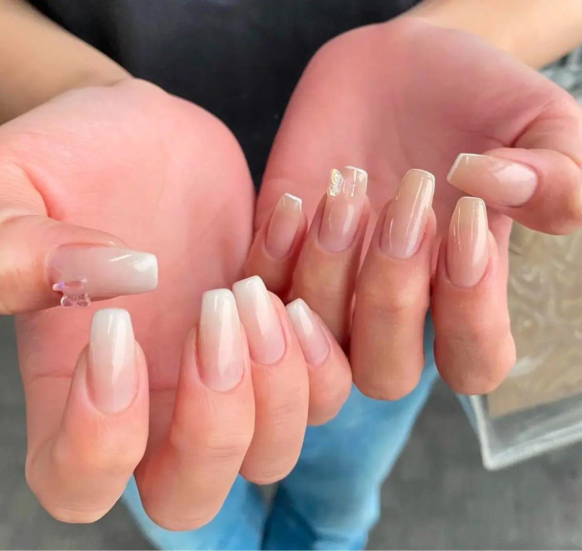 ネイル アートネイル オーロラネイル チークネイル フレンチネイル ガラスフレンチ ハンドネイル 🎀🎀YooLi Nail Salonのネイルデザイン