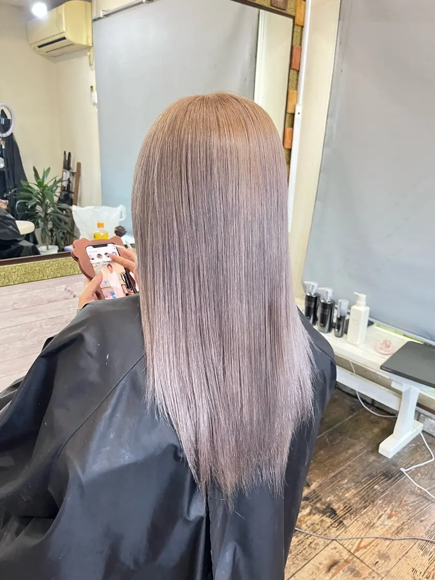 カラー ラベンダーカラー シルバー ヘアカラー 渡辺 健太のヘアスタイル