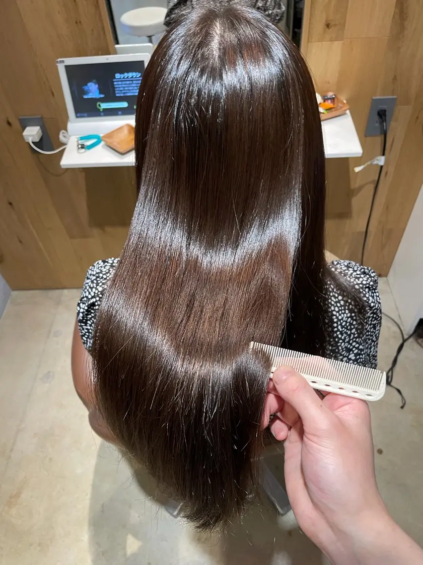 💇🏼♀️圧倒的なツヤ感💇🏼♀️ 髪質改善ストレート+似合わせカット+濃縮3倍トリートメントの写真
