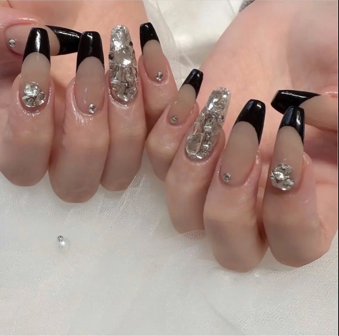 ネイル フレンチネイル キラキラネイル マグネットネイル ミラーネイル ニュアンスネイル ハンドネイル Tira Nailのネイルデザイン