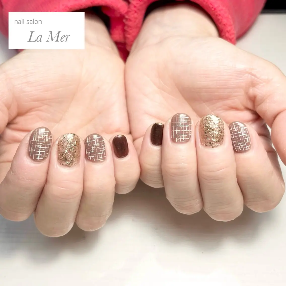 ネイル ブラウン キラキラネイル ラメ(グリッター) オフィスネイル シンプルネイル ハンドネイル nailsalon La Merのネイルデザイン