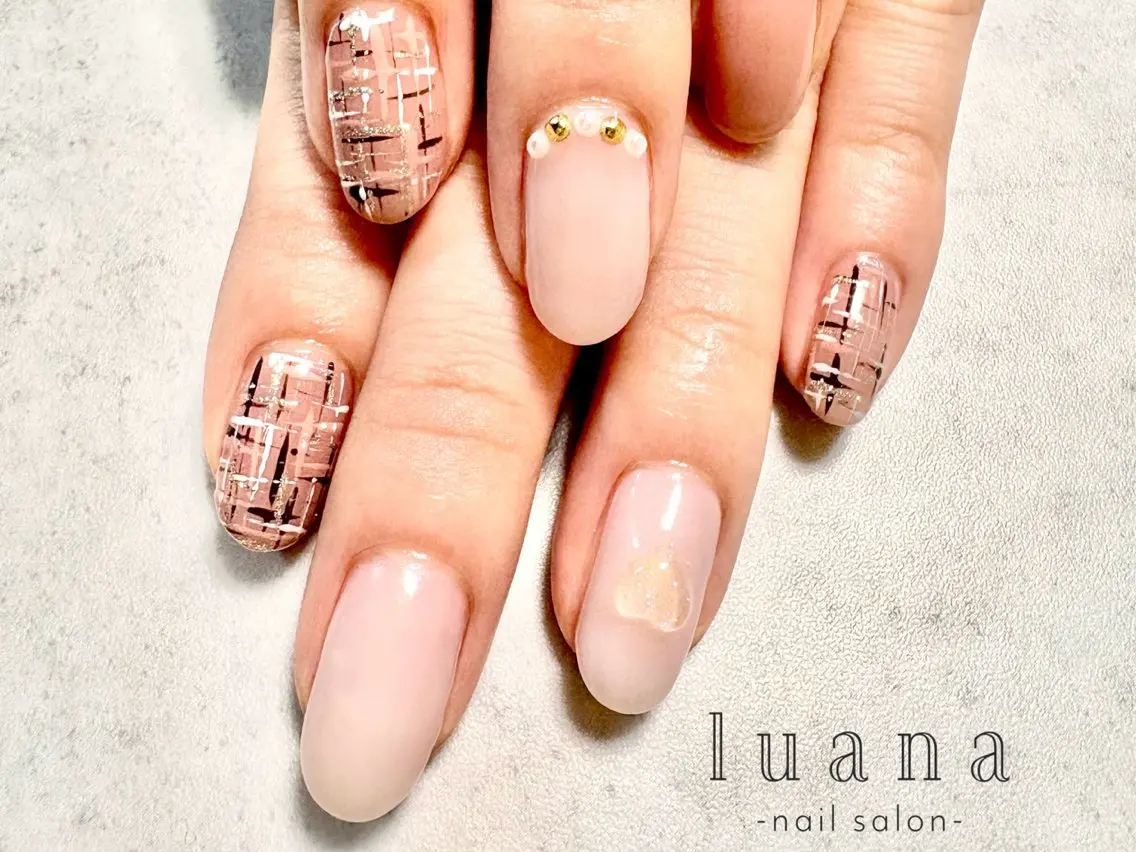 ネイル フットネイル ジェルネイル 韓国ネイル マグネットネイル 持ち込み ハンドネイル luana ネイルサロンのネイルデザイン
