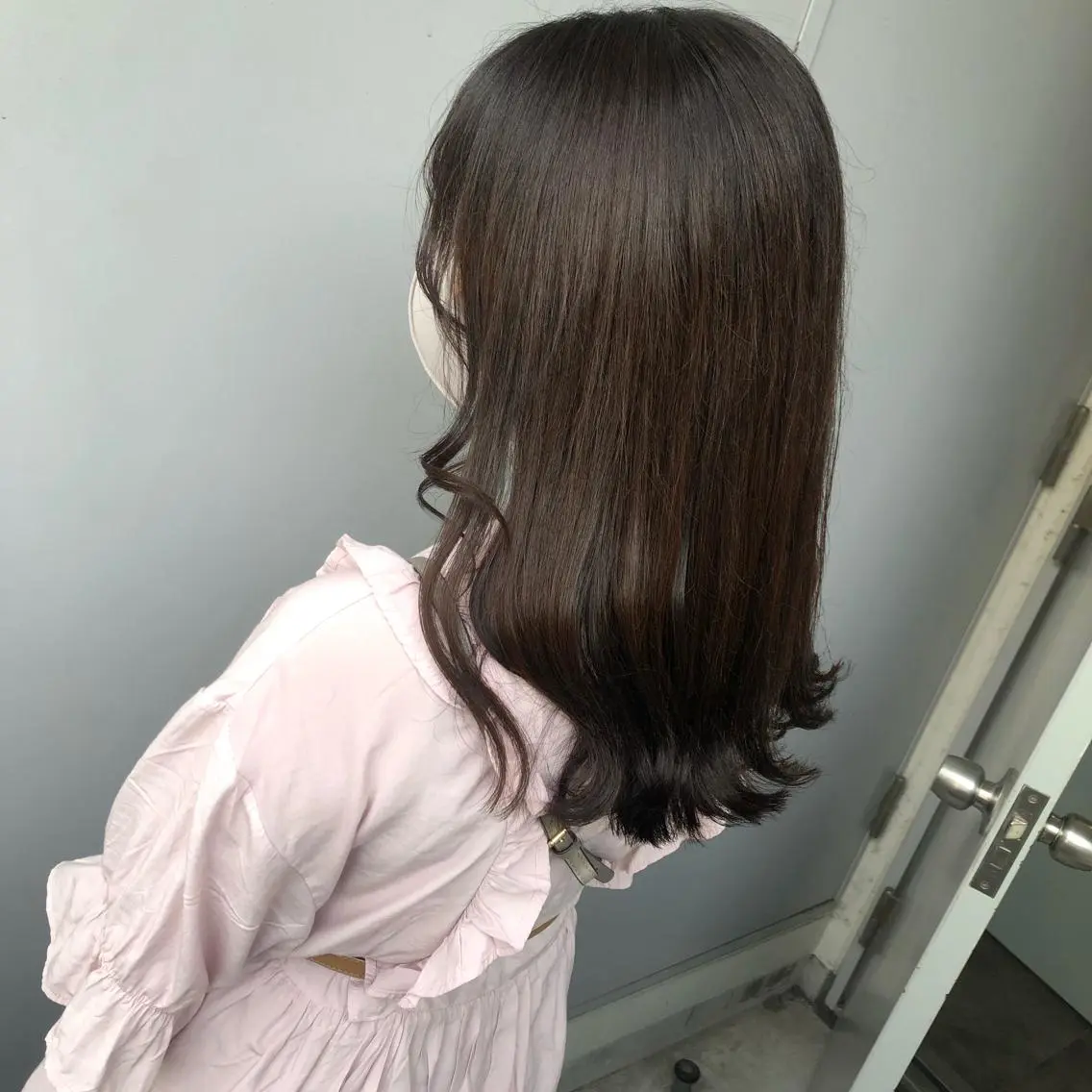 ミディアム 寒色/ベージュヘア ブリーチありMiOのヘアスタイル