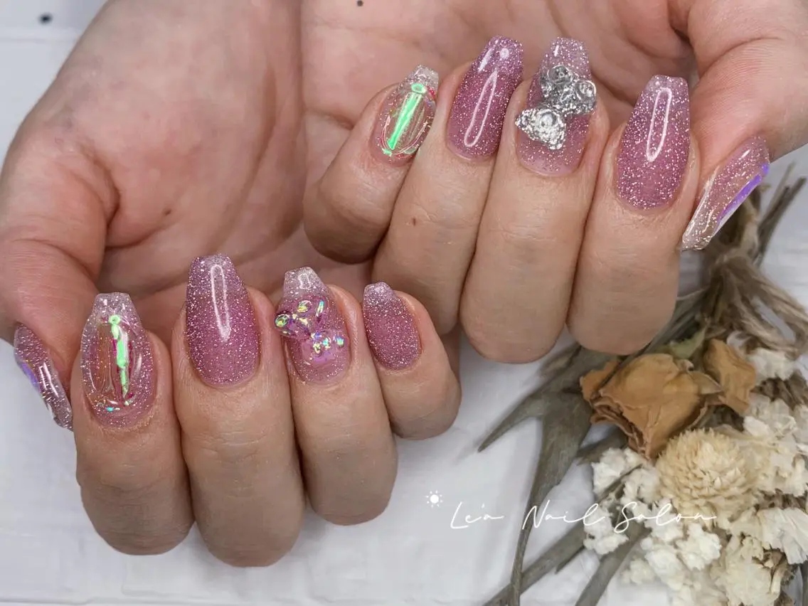 ミディアム カラー ネイル Le’a NailSalonのネイルデザイン