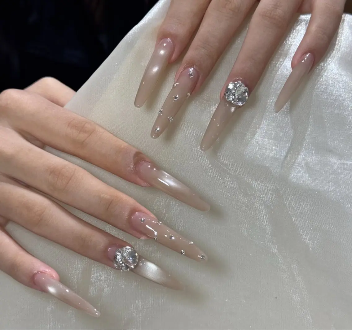 ネイル フレンチネイル ジェルネイル ガラスフレンチ ハロウィン ハート ハンドネイル H.baby Nail Salonのネイルデザイン