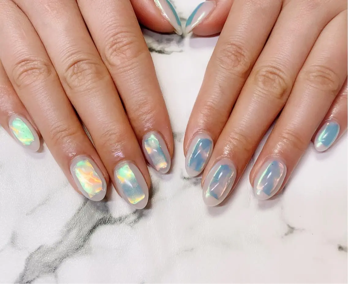 ロング カラー ネイル オーロラネイル 氷ネイル・うるうるネイル Q Free nailsのネイルデザイン
