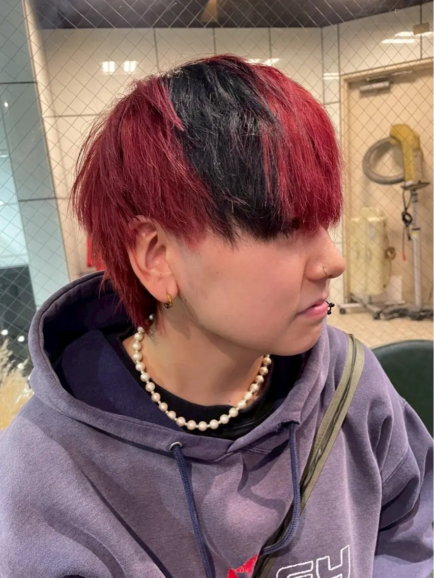 カラー ブリーチ デザインカラー ハイトーンカラー アキト🌙 メンズ特化🔥のヘアスタイル