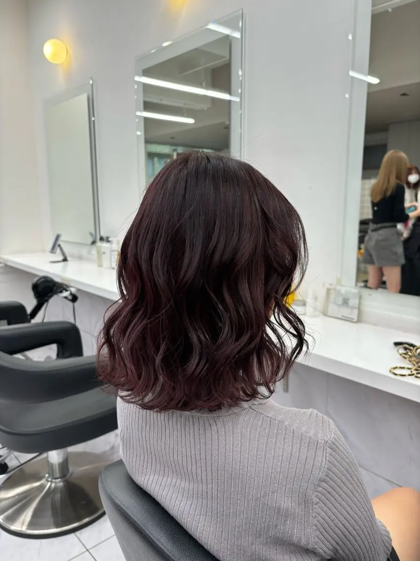 ミディアム カラー ブリーチ ブリーチなしカラー レッドカラー 抜け感レイヤー︴ ニュアンスカラーのヘアスタイル