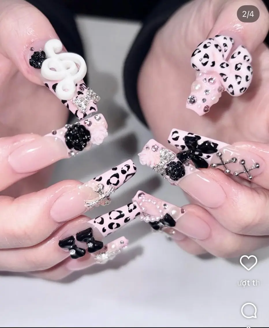 ネイル アートネイル ジェルネイル ガーリー キラキラネイル Nihonthy Nail 新宿のネイルデザイン