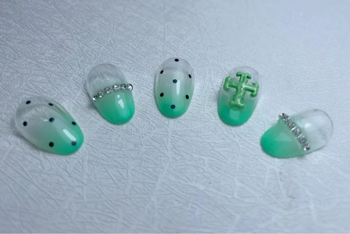 ネイル 中野駅から2分 MEO NAILのネイルデザイン