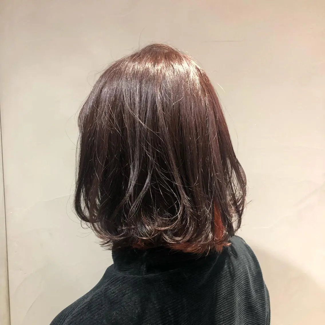 ミディアム カラー カット ヘアカラー トリートメント 荒木 依莉亜のヘアスタイル