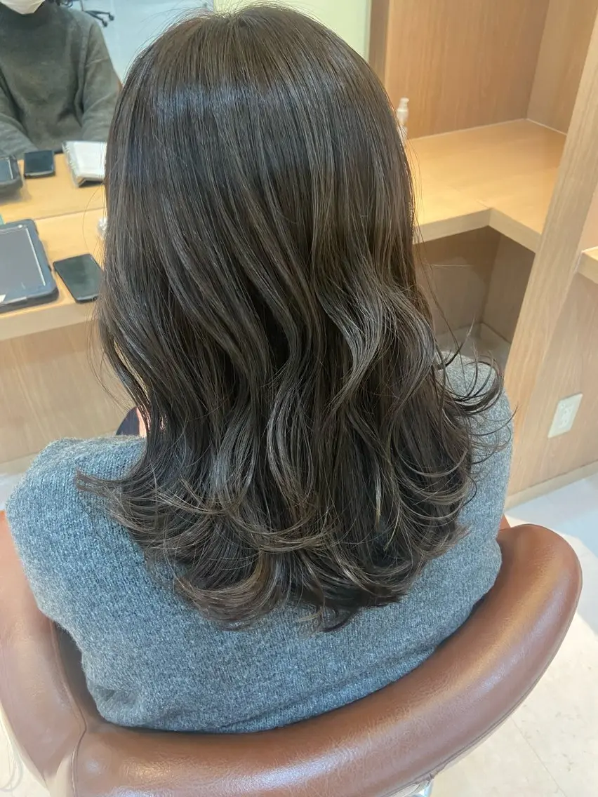 セミロング カラー カット ヘアカラー トリートメント 大八木 美咲のヘアスタイル
