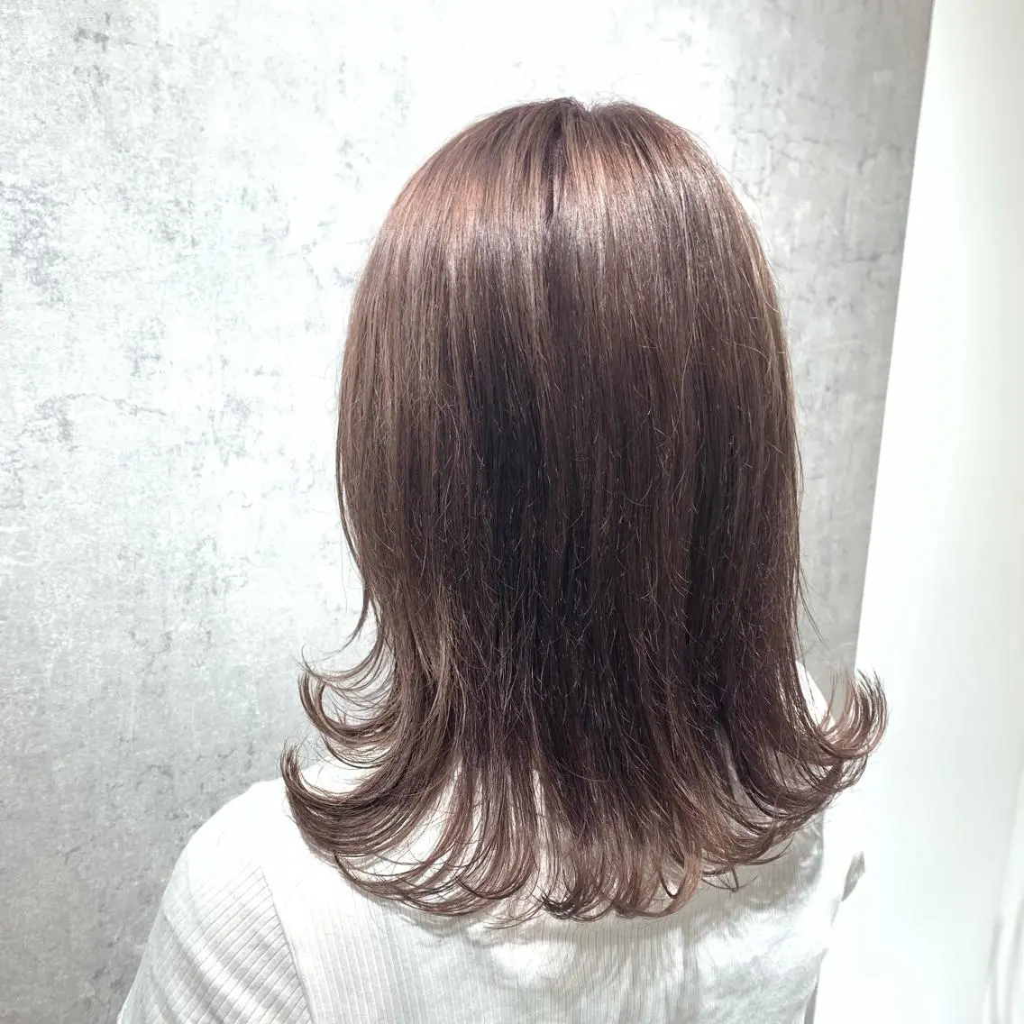 ミディアム カラー パーマ ヘアアレンジ メンズ キッズ ネイル マツエク・マツパ メンズブリーチ メンズハイライト メンズインナーカラー メンズ韓国風 アディクシーカラー 切りっぱなしヘアボブ ミディアムヘアRYOのヘアスタイル