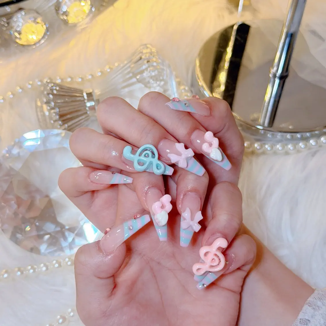 ネイル オーロラネイル 長さ出し フラッシュネイル フレンチネイル ジェルネイル ハンドネイル ハンドケア CiCi Nail Salonのネイルデザイン