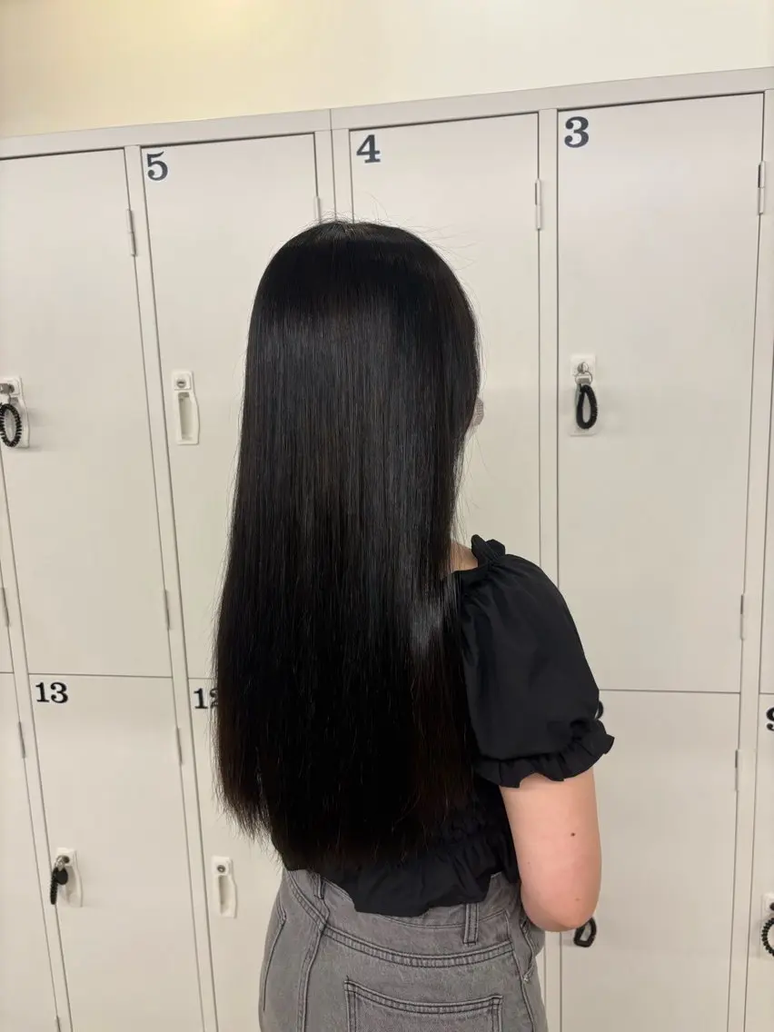 ロング OMURA MINORIのヘアスタイル