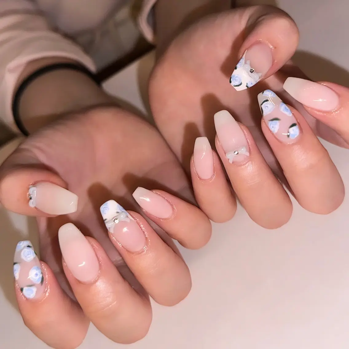 ミディアム 🦋Nail Amo🦋のネイルデザイン