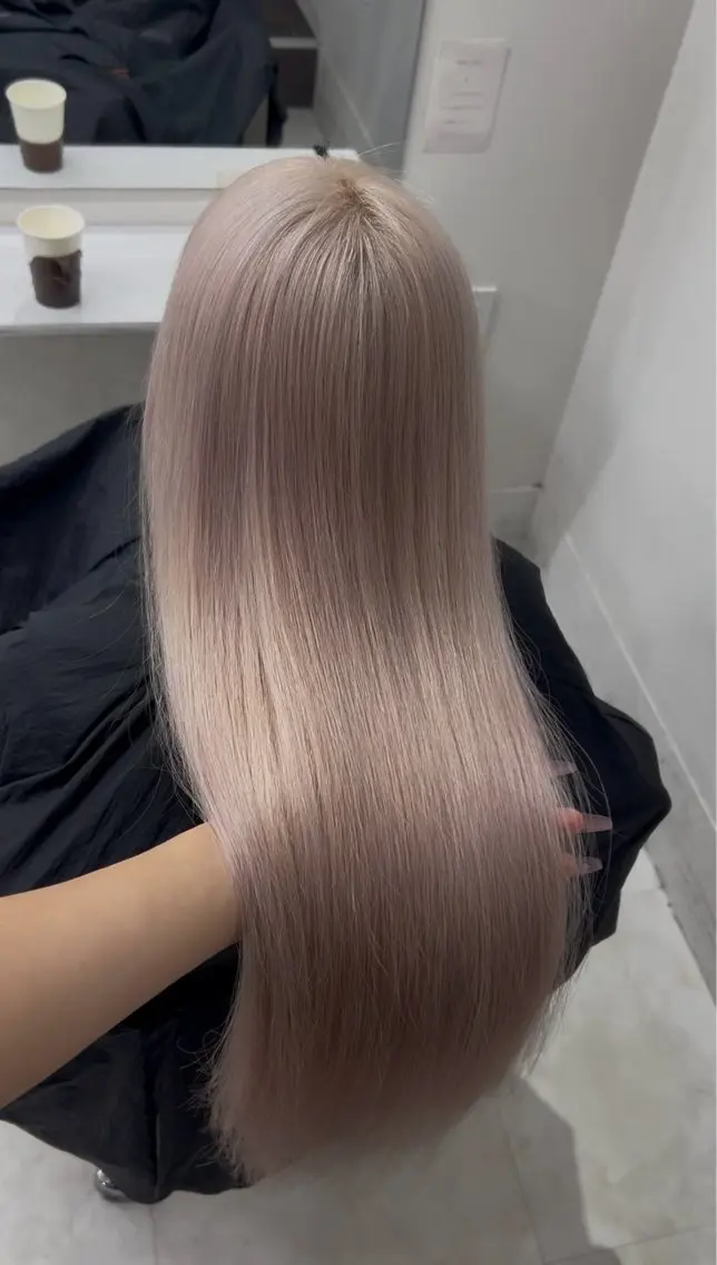 ロング カラー ヘアカラー トリートメント 💗ツヤ髪ハイトーン 💗RIKOのヘアスタイル