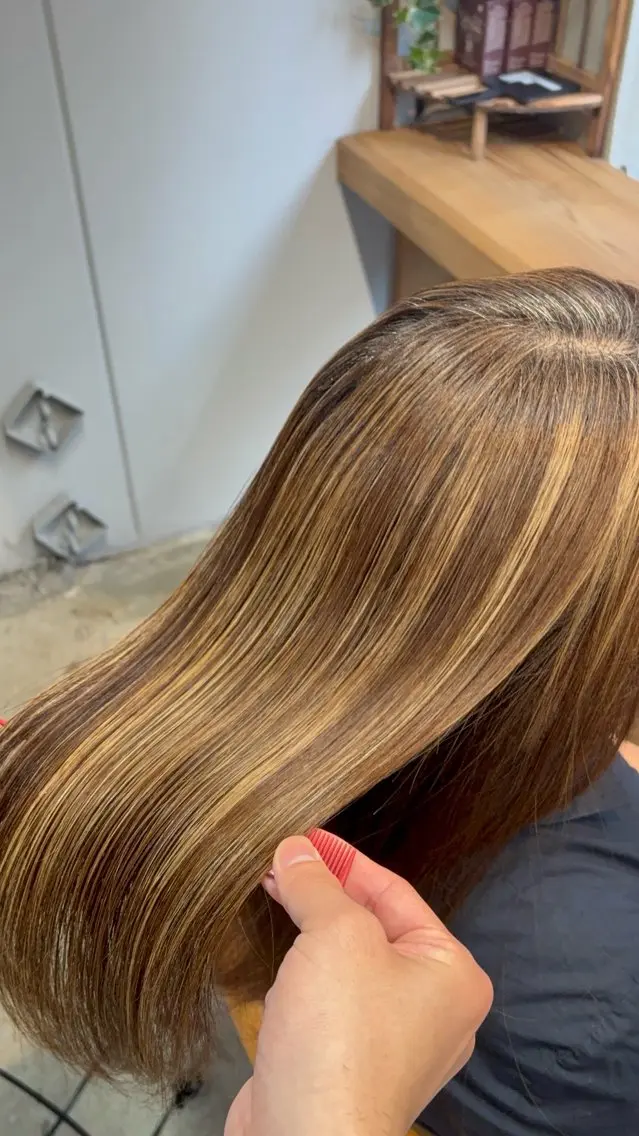 ミディアム カラー ハイライトカラー ハイライト トリートメント ヘアカラー トリートメント 恵比寿/髪質改善/ レイヤー/羽立蔵之助のヘアスタイル