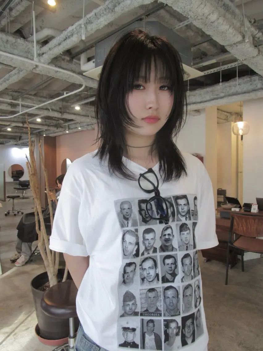 セミロング カラー 黒髪 ナチュラルブラック パープルカラー レイヤーカット カット ヘアカラー トリートメント yu maのヘアスタイル