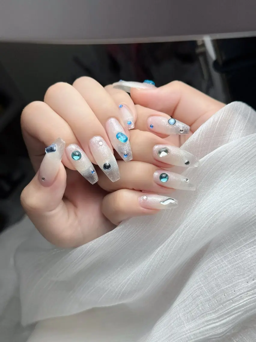 ネイル チークネイル フレンチネイル グラデーション 韓国ネイル マグネットネイル ハンドネイル Hana Nailのネイルデザイン