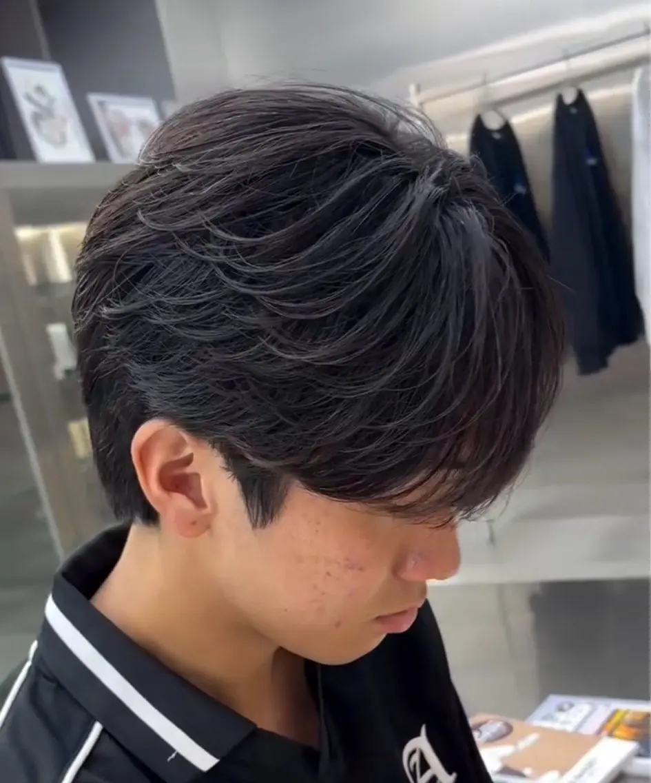 パーマ メンズ フェザーパーマ メンズパーマ 縮毛矯正 ニュアンスパーマ 縮毛矯正 【fifth】朴 獅穏のヘアスタイル