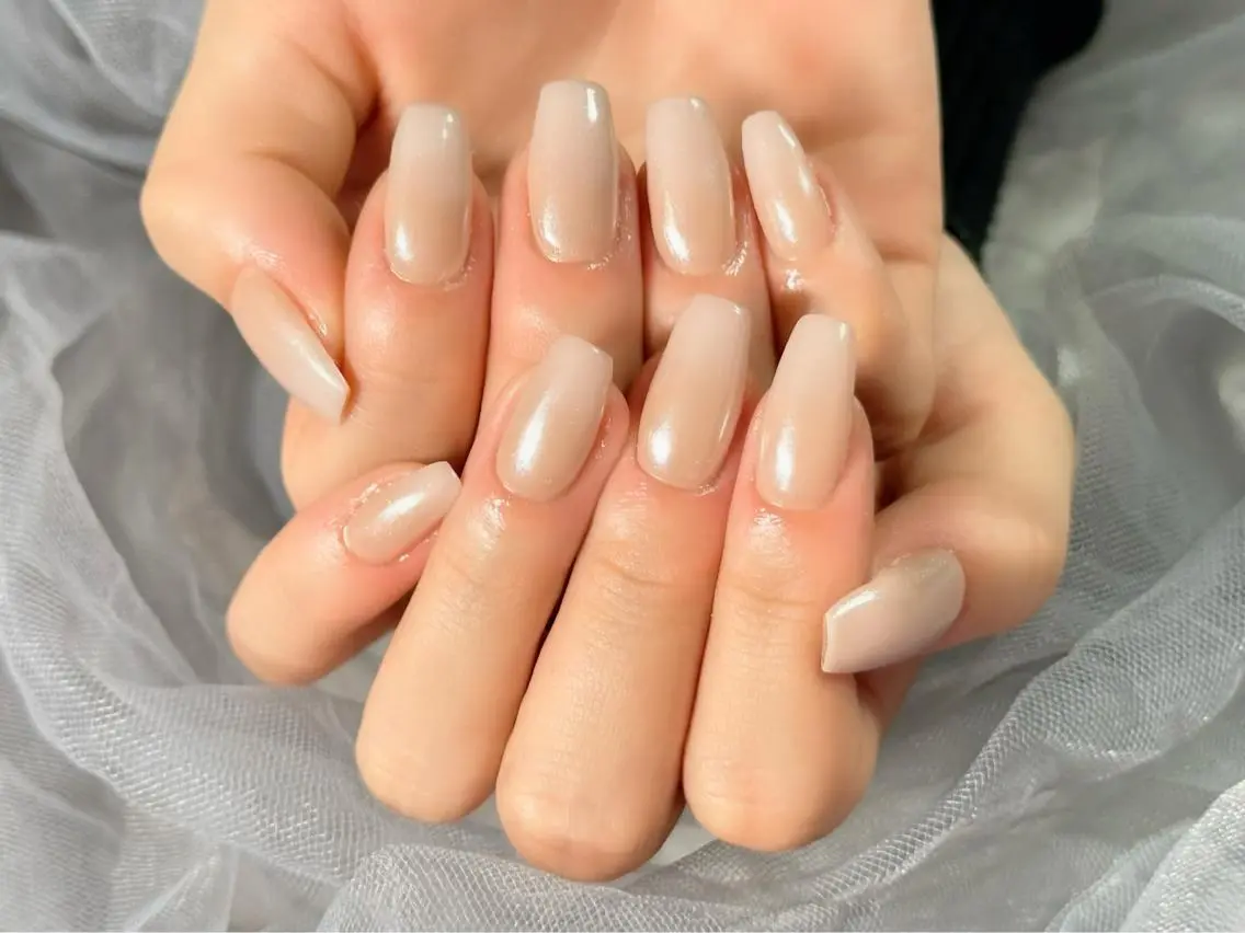 ネイル オーロラネイル シンプルネイル ハンドネイル Nail Salon KURELLYのネイルデザイン
