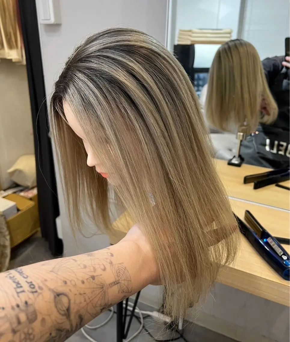 セミロング カラー バレイヤージュ ベージュカラー ホワイトベージュ レイヤーカット 指名数No.1 /NAOYAのヘアスタイル