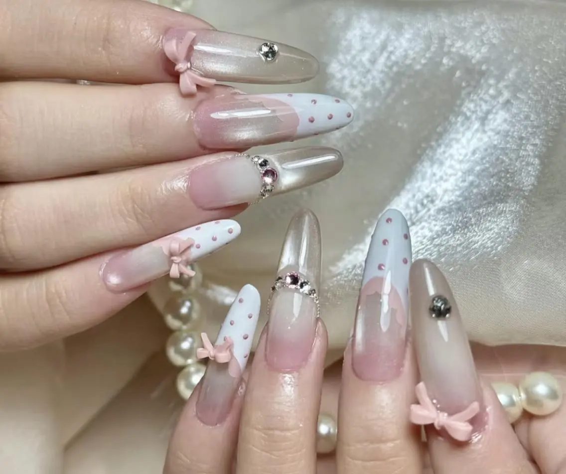 ネイル ハンドネイル 🎀 Ayaka_nailのネイルデザイン