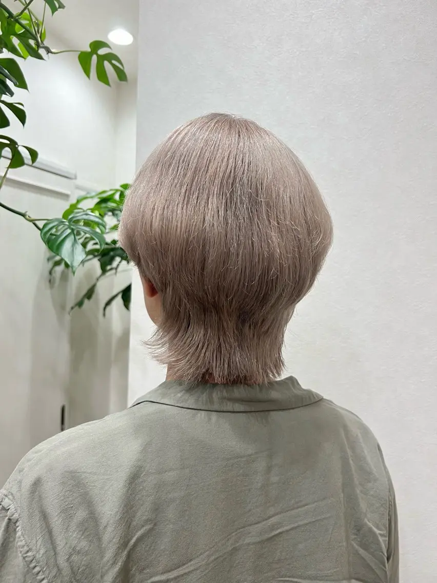 ショート カラー ベージュカラー ホワイトベージュ ショートヘア ウルフカット 🍇おぐら めぐみ🍇のヘアスタイル