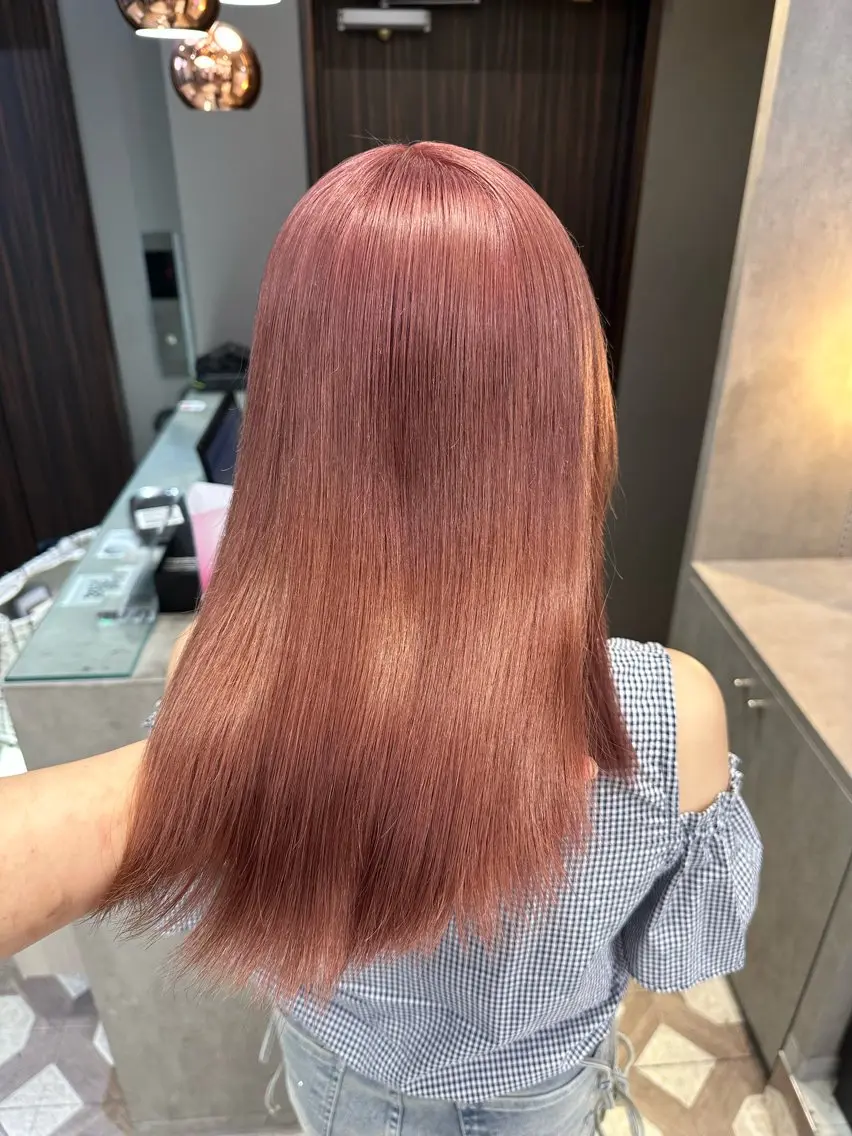 セミロング カラー ベージュカラー ブリーチ ダブルカラー ハイトーンカラー ミルクティーベージュ ヘアカラー AYAKASA 暖色カラー/レイヤーのヘアスタイル