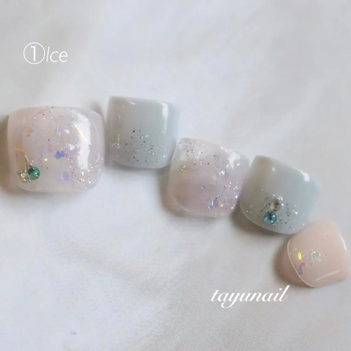 ネイル アートネイル ブルー フットネイル ジェルネイル ワンカラーネイル フットネイル ネイルサロン 【たゆnail】のネイルデザイン