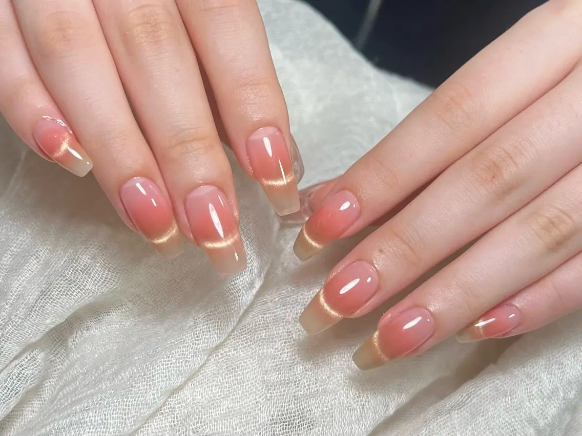 ネイル オーロラネイル 長さ出し ジェルネイル 氷ネイル・うるうるネイル 韓国ネイル ハンドネイル Lumiereva nail salonのネイルデザイン