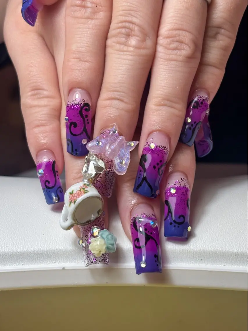 ネイル ハンドネイル .unff サラ🦷のネイルデザイン